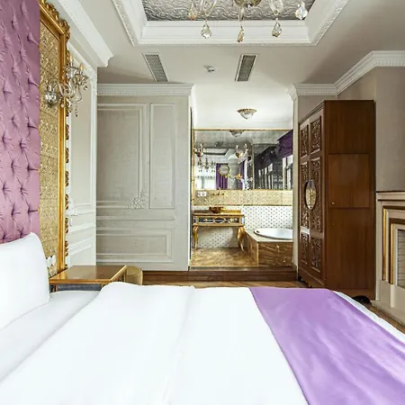 In Historic Mansion In Beylerbeyi *