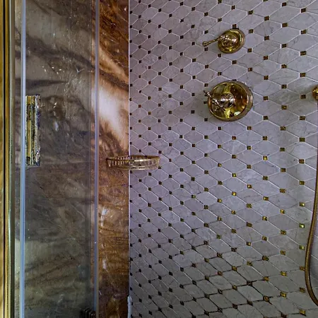 In Historic Mansion In Beylerbeyi Apartment *