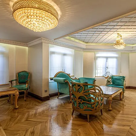 Apartment In Historic Mansion In Beylerbeyi